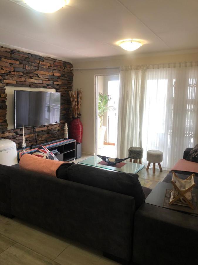 Summer Sands - Durban North Beach Accommodation Екстериор снимка