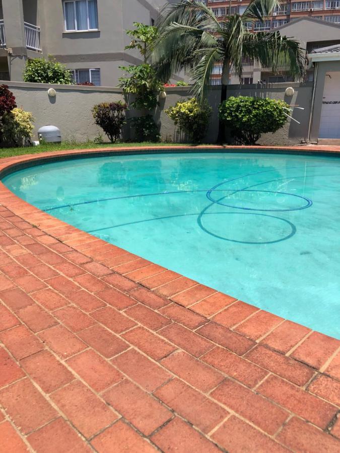 Summer Sands - Durban North Beach Accommodation Екстериор снимка